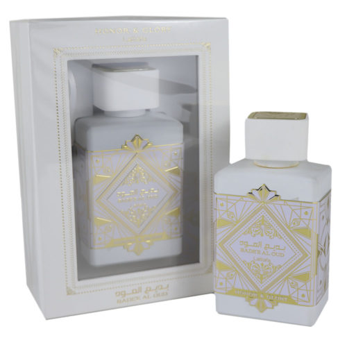 Frasco rectangular blanco de Badee Al Oud Honor & Glory Eau de Parfum de Lattafa, colocado fuera de su caja decorativa blanca y dorada, mostrando el diseño ornamentado tanto del frasco como del envase.