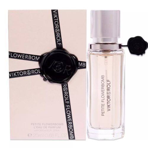 Flowerbomb Eau de Parfum 20 ml para Mujer por Viktor & Rolf. La imagen muestra el frasco del perfume y su caja. El frasco tiene un diseño transparente con un líquido rosa claro en su interior y un tapón metálico, adornado con un sello negro y el texto 'Petite Flowerbomb Viktor & Rolf'. La caja es rosa claro con detalles de cinta negra y un sello negro con el texto "Viktor & Rolf Flowerbomb".
