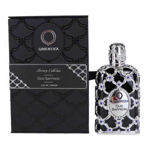 Una vista frontal del frasco de perfume "Oud Saffron" y su empaque negro ornamentado a juego de la Luxury Collection de Orientica.