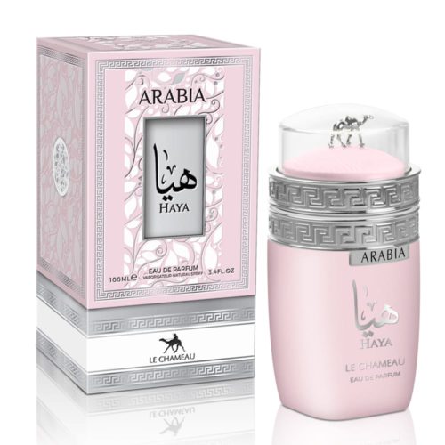 Arabia Haya de Le Chameau: elegante frasco rosa con detalles plateados y tapón transparente, acompañado de una caja rosa a juego con motivos intrincados.