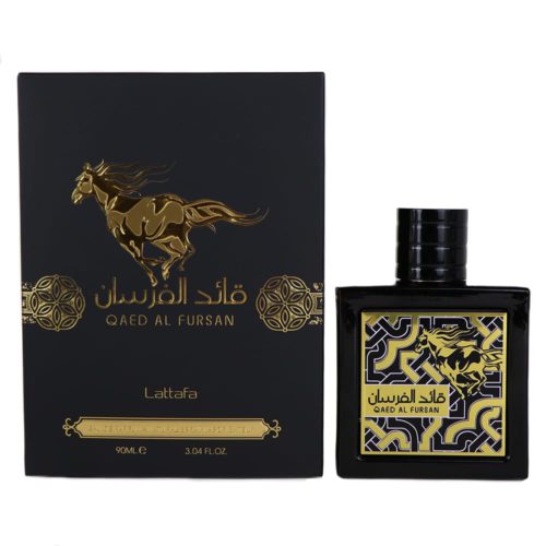 Qaed Al Fursan Eau de Parfum de Lattafa, con un frasco rectangular negro con diseño de caballo dorado y empaque negro a juego con detalles dorados.