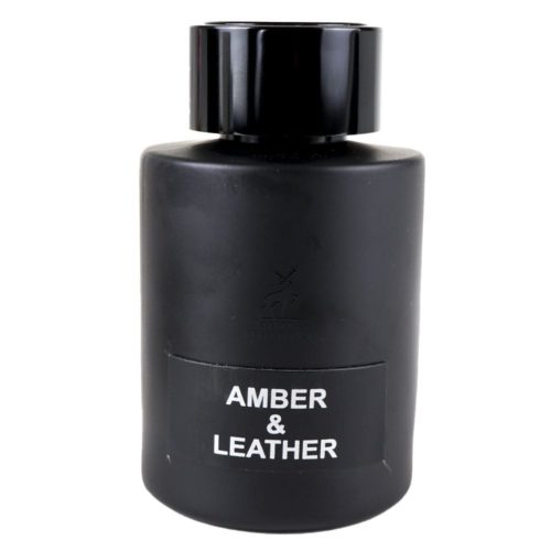 Vista frontal del frasco de Eau de Parfum Amber & Leather, 100 ml, que muestra su elegante diseño en negro mate con texto minimalista en blanco.