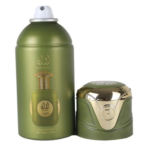 Bote de spray perfumado concentrado Lattafa Pride Awaan con el tapón quitado, destacando el diseño verde y dorado del envase y la boquilla del spray.