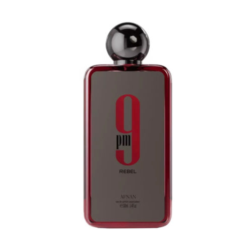 Primer plano del frasco de Eau de Parfum 9 PM Rebel de Afnan, que muestra un diseño moderno con un marco rojo brillante y un tapón metálico.