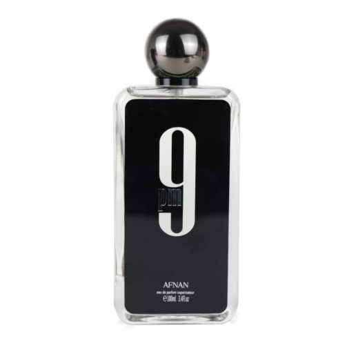 Vista frontal del frasco de Afnan 9 PM Eau de Parfum para hombre, 100 ml, con una elegante etiqueta negra con el logotipo plateado «9 pm» y un tapón redondo negro.