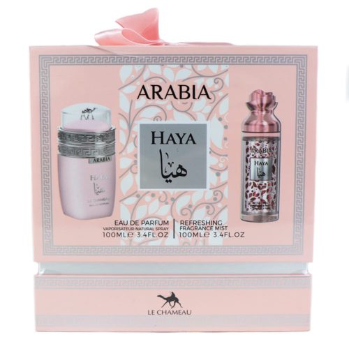 Set de regalo Arabia Haya Eau de Parfum y Refreshing Fragrance Mist de Le Chameau en envase rosa, con elegantes diseños florales.