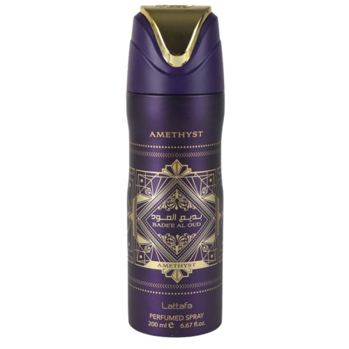 Vista frontal del spray perfumado Lattafa Bade'e Al Oud Amethyst, 200 ml, en un elegante frasco púrpura con intrincados detalles dorados y la marca.