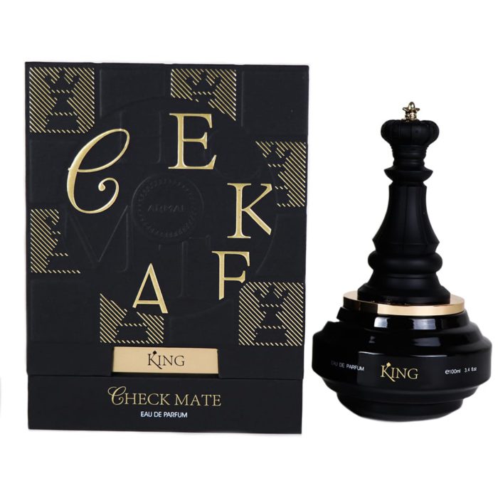 La caja y el frasco de Checkmate King Eau de Parfum, con un diseño negro y dorado inspirado en el ajedrez, que asemeja una pieza de rey.