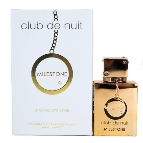 Frasco de perfume Club de Nuit Milestone colocado junto a su caja blanca y dorada, enfatizando su presentación elegante y premium.