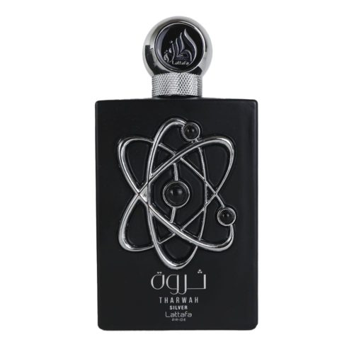 Primer plano de la botella del perfume Tharwah Silver de Lattafa, con detalles intrincados de átomos metálicos en el cuerpo negro y un tapón redondo plateado.