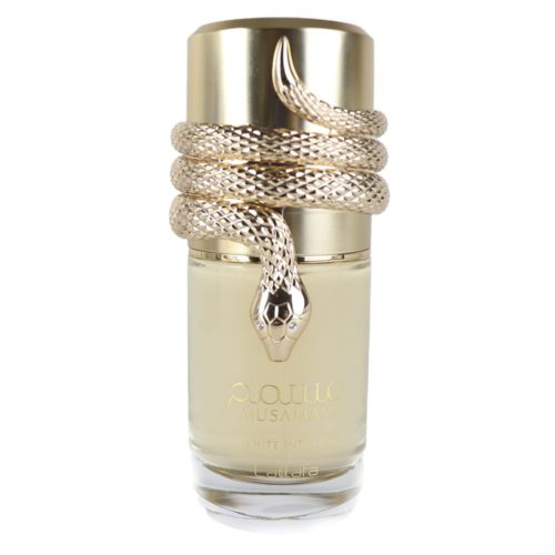 El frasco del perfume Musamam White Intense de pie solo, con una serpiente dorada intrincada enrollada en su tapa dorada.