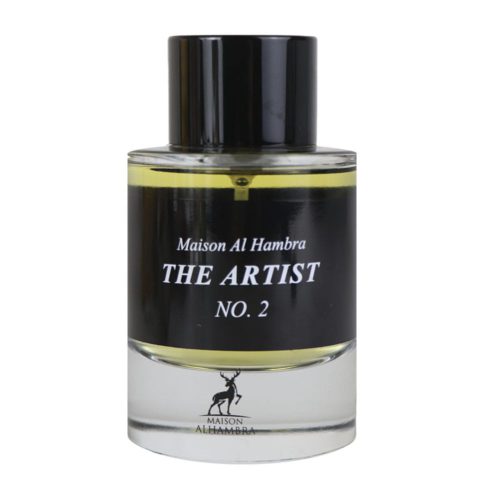 Vista de primer plano de la botella de perfume "The Artist No. 2" de Maison Alhambra, una botella de vidrio transparente elegante con etiqueta y tapa negra.
