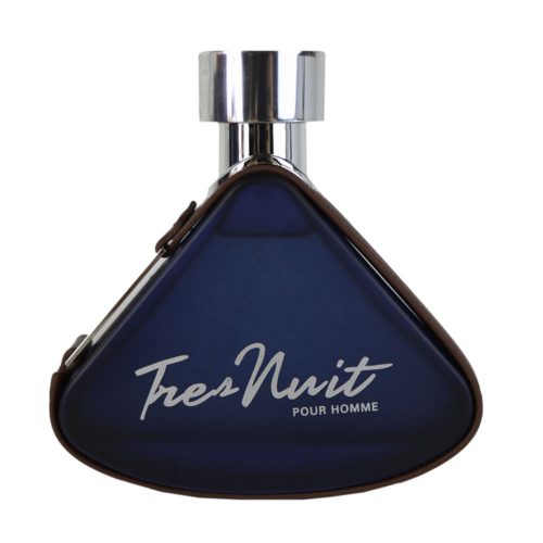 Primer plano del frasco de perfume Tres Nuit Pour Homme de Armaf, con un diseño triangular azul y letras plateadas.