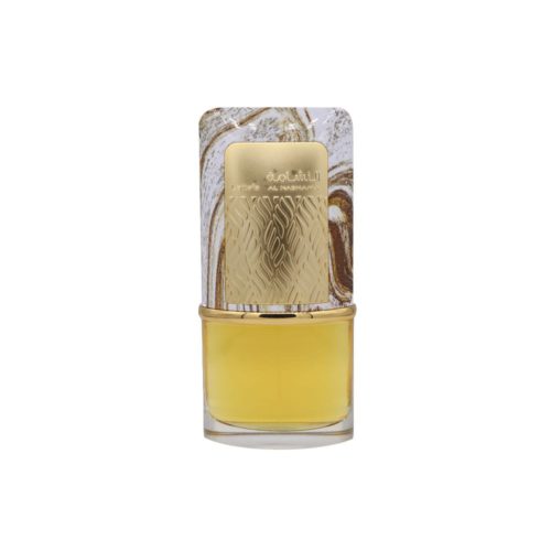 Primer plano de la botella del perfume Al Nashama con etiqueta dorada y diseño marmoleado.