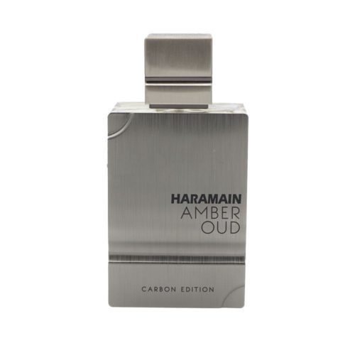 Primer plano de la botella Amber Oud Carbon Edition de Haramain con acabado metálico cepillado y marca destacada.