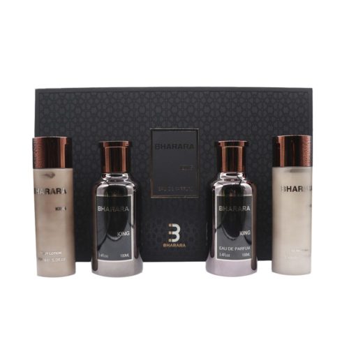 Vista frontal del set de regalo Bharara King con cuatro productos: loción corporal, dos perfumes y un gel de ducha, colocados frente a la caja decorativa.