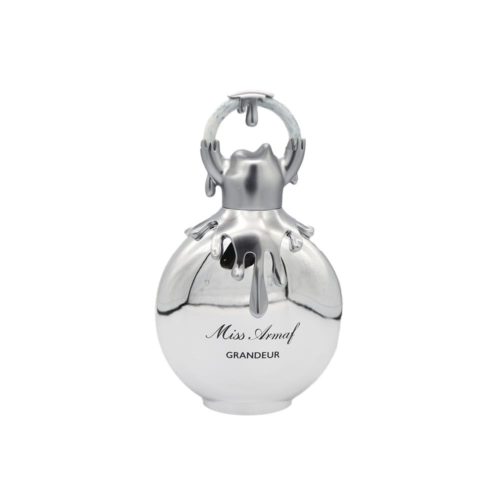 Botella del perfume Miss Armaf Grandeur con acabado metálico plateado y tapa de diseño escultural.