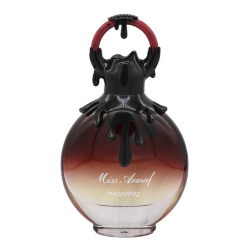 Primer plano de la botella del perfume Miss Armaf Magnifiq con degradado en negro y rojo y diseño de tapa con efecto goteo.