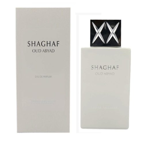 Frasco y caja del perfume Shaghaf Oud Abyad con diseño blanco minimalista, letras plateadas en relieve y tapa con patrón de X en tono metálico.