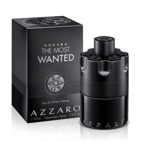 Azzaro The Most Wanted Eau de Parfum para hombre, con un elegante frasco negro en forma de cilindro de revólver, colocado junto a su empaque negro a juego con letras plateadas.