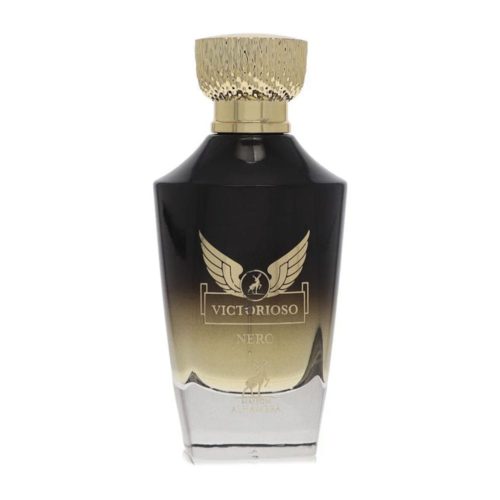 Primer plano del frasco de perfume Victorioso Nero de Maison Alhambra. La botella de vidrio con degradado negro y dorado tiene un logotipo alado dorado y una tapa dorada lujosa.