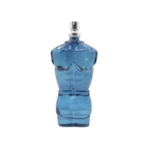 Botella del perfume D’Homme con forma de torso masculino en vidrio azul transparente, con atomizador plateado.