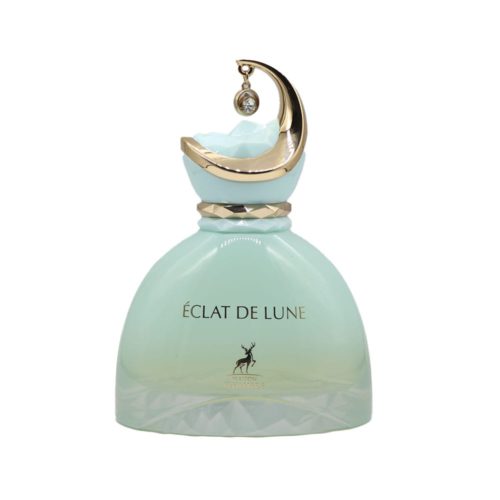 Primer plano del frasco de Éclat De Lune con un degradado aqua suave, tapa en forma de luna dorada y dije colgante.